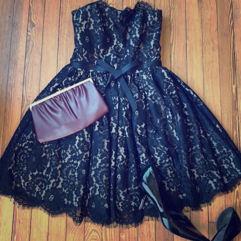Black lace strapless cocktail dress - Picture 1 of 5